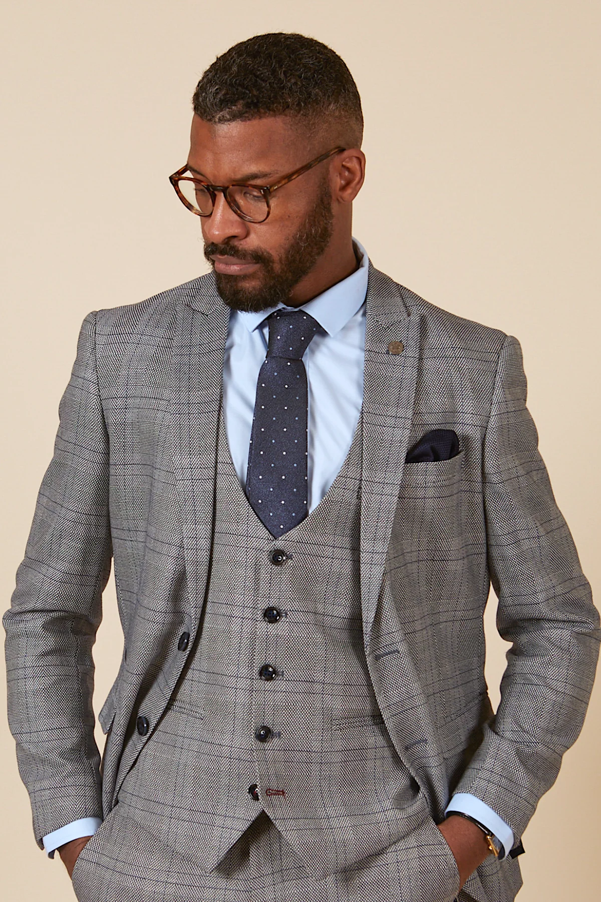 Actor Will Mellor in Jerry Grey Check Blazer & Waistcoat - Image 4