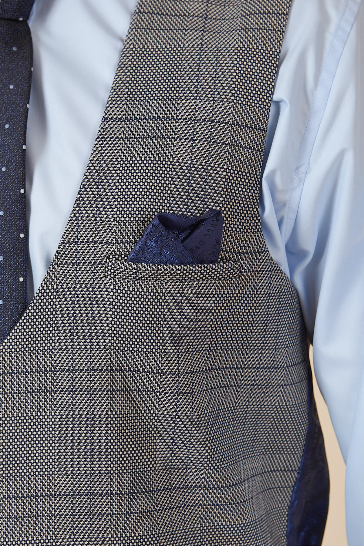 Actor Will Mellor in Jerry Grey Check Blazer & Waistcoat - Image 9