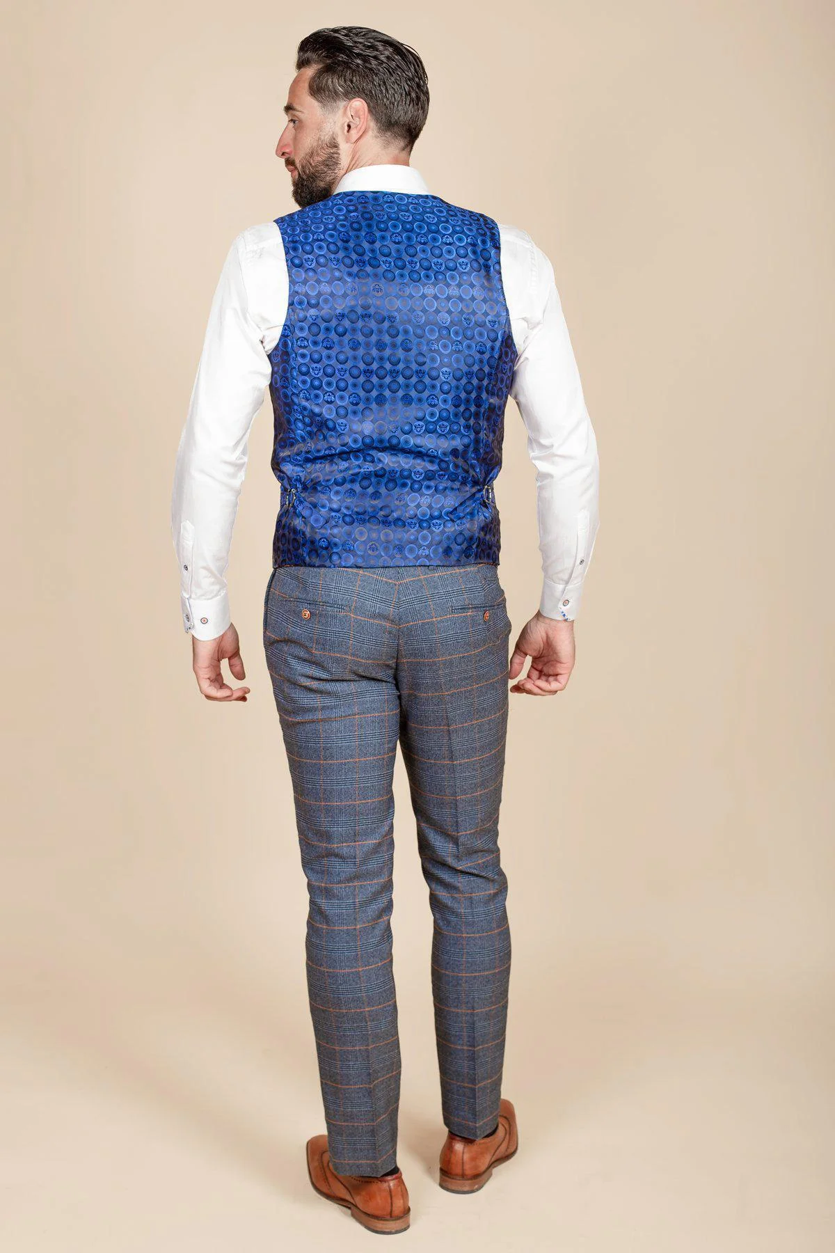 Coronation Street's Daniel Osbourne (Rob Mallard) in JENSON Sky Blue Check Suit - Image 12