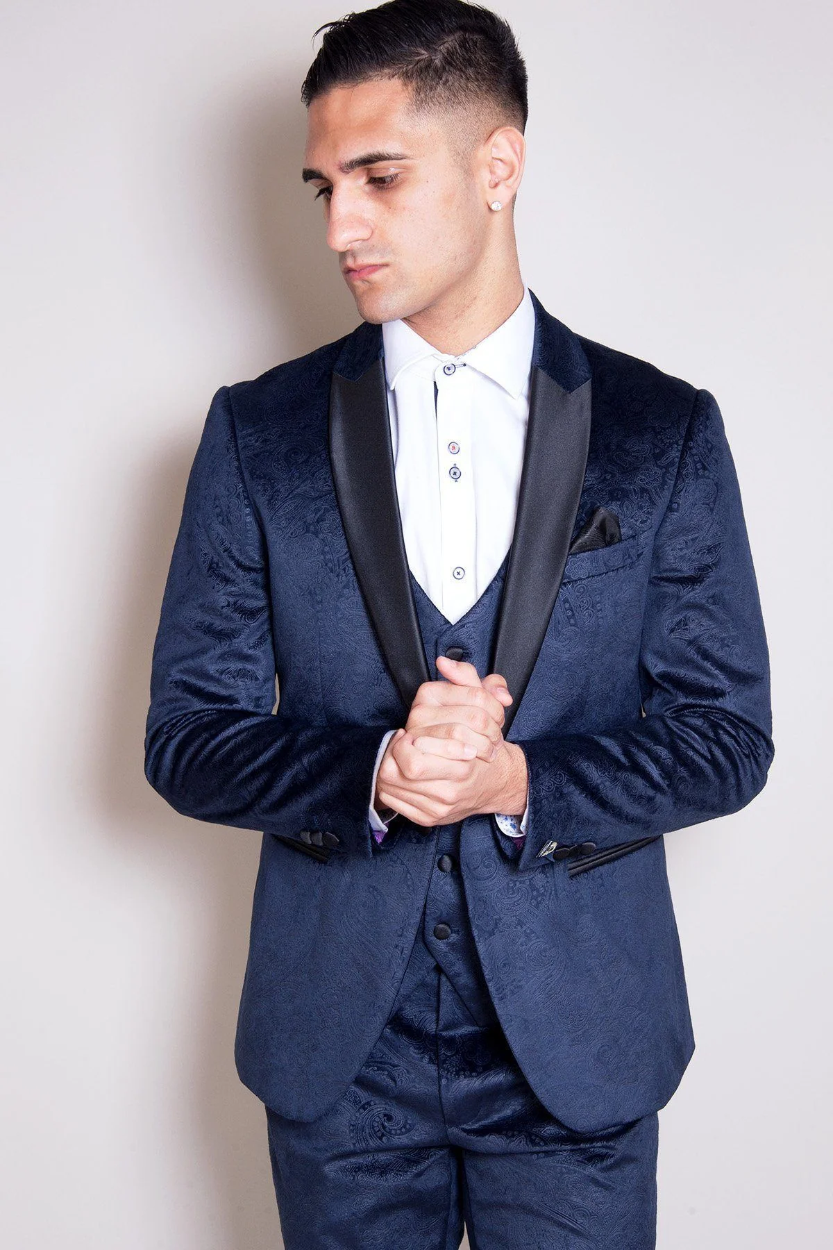 Coronation Street's Will Mellor (Harvey Gaskell) in Simon Velvet Blazer & Waistcoat - Image 6