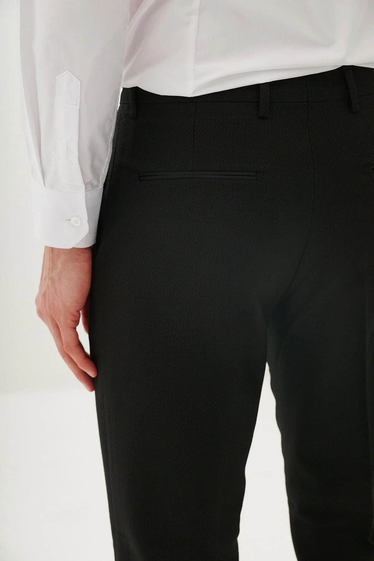 DALTON - Black Tux Lapel Diamond Three Piece Suit - Image 17